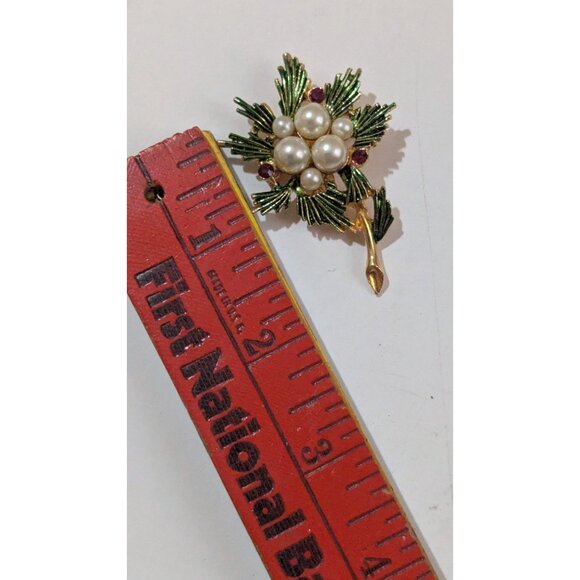 Vintage Holiday Brooch Gold Tone Pine Tree Motif Pearls & Rhinestones Festive Pi - Picture 5 of 5
